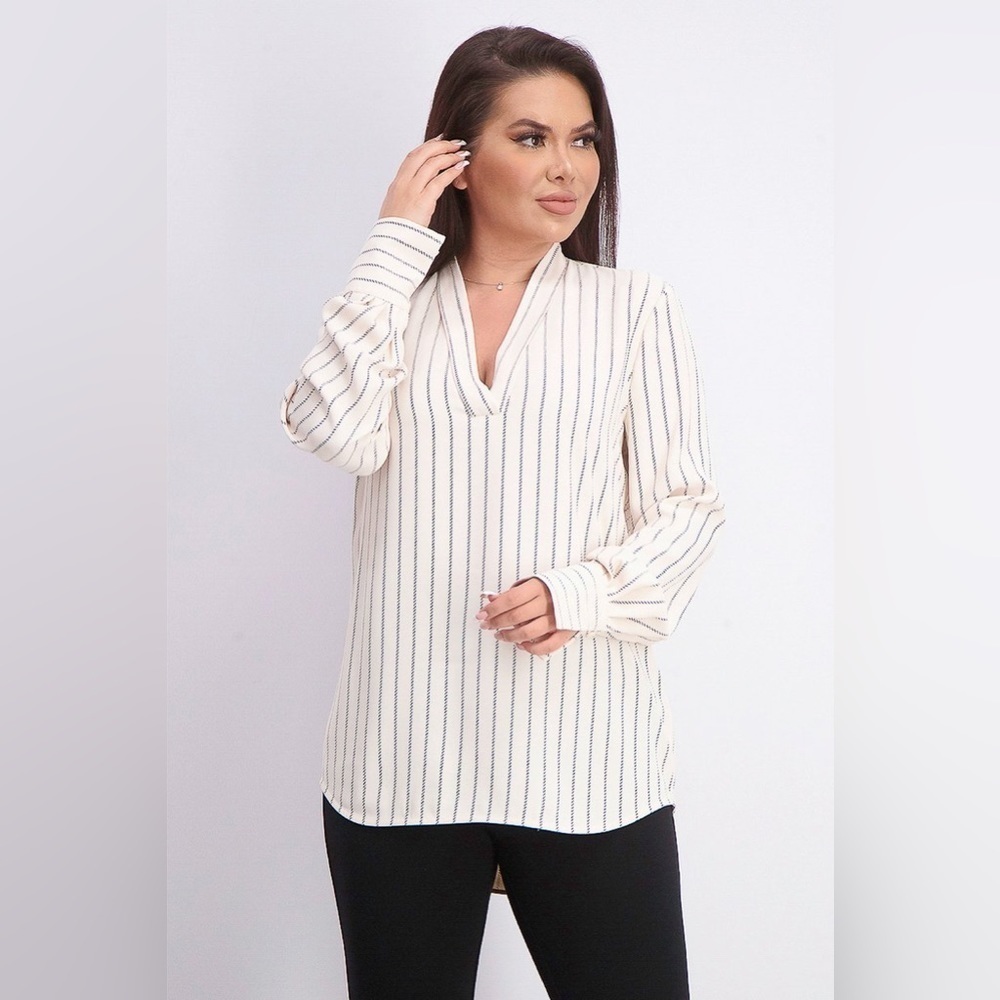 Equipment Femme Cream Black Pinstripe V-Neck Blouse‎ Long Sleeve - XS